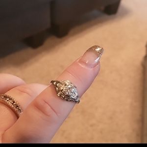 Authenticated 14 kt white gold vintage diamond ring